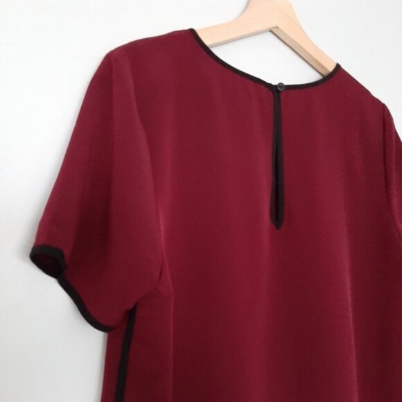 FOREVER 21 Light Short Sleeve Crewneck Blouse Top Black Piping Burgundy Red Sz M - Picture 12 of 13